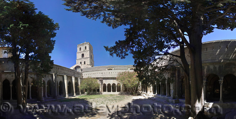 Adsy Bernart Fotograf Reisefotografie Frankreich  Arles Kloster cloitre st trophime