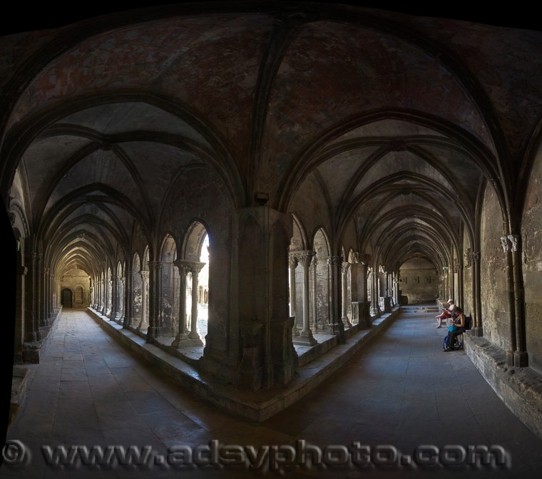 Adsy Bernart Fotograf Reisefotografie Frankreich  Arles Kloster cloitre st trophime