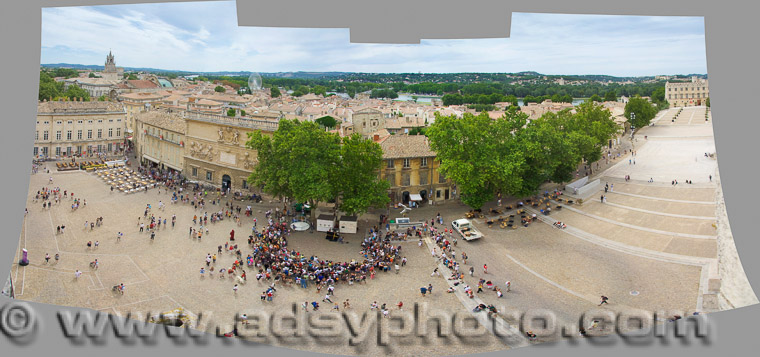 Adsy Bernart Fotograf Reisefotografie Frankreich  Avignon Blick auf Place du Palais in der Provence  