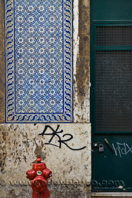 Adsy Bernart Fotograf Reisefotografie Portugal Lissabon Kacheln sogenannte Azulejos in Altstadt